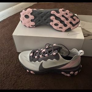 NWT ONE OF A KIND women’s NIKE sneaker